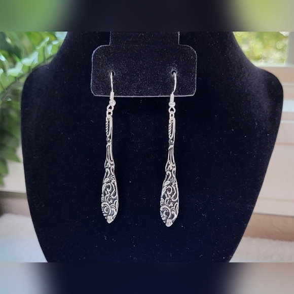 Antiqued Silver Floral Statement Dangle Earrings / Pierced - Picture 4 of 5